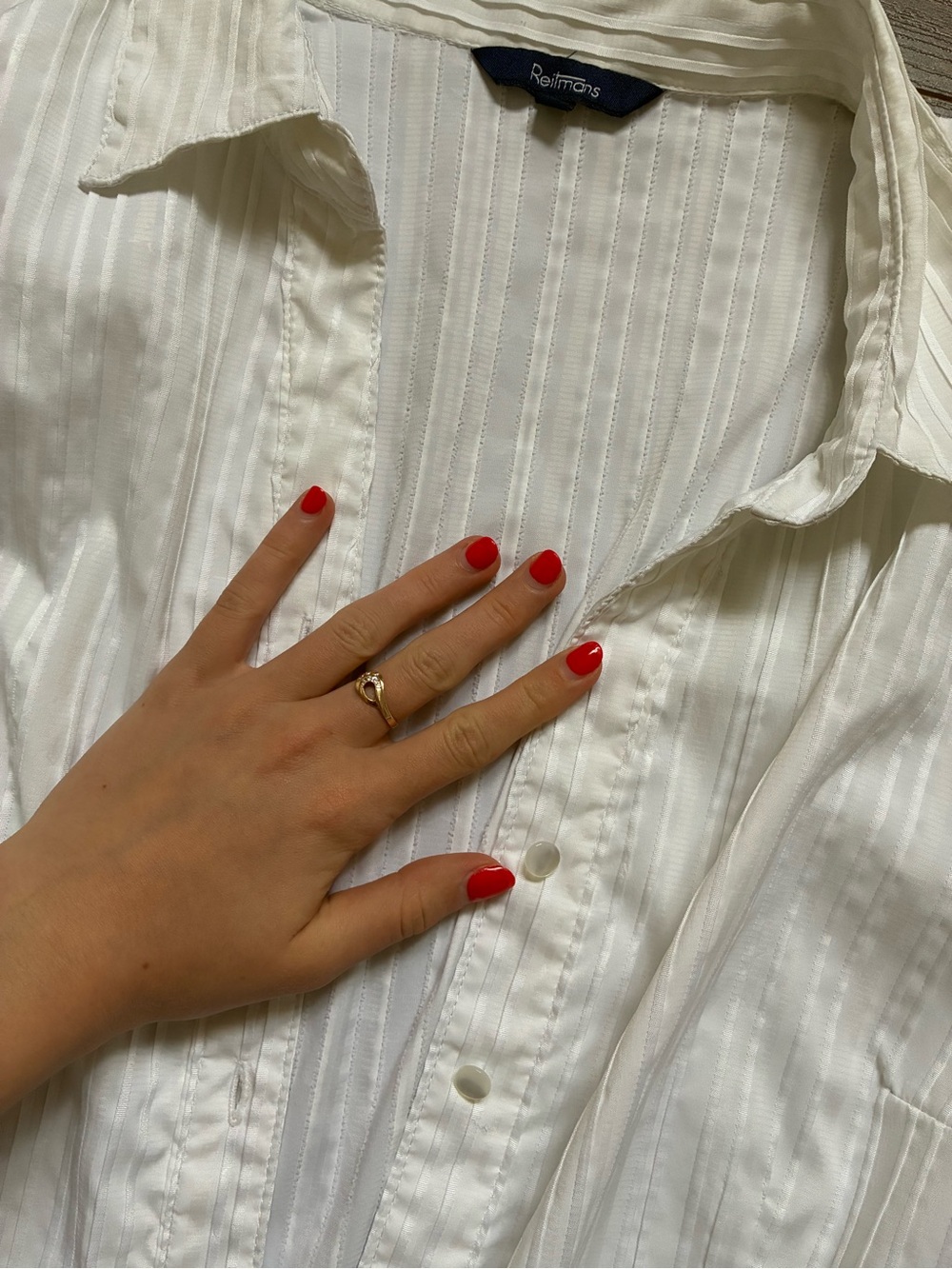 Reitmans White Vertical-Stripe Button Front Blouse
